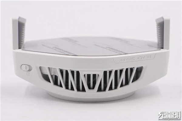 小米10定制版冰封散熱背夾BR11拆解：1分鐘降溫至15度的秘密在此