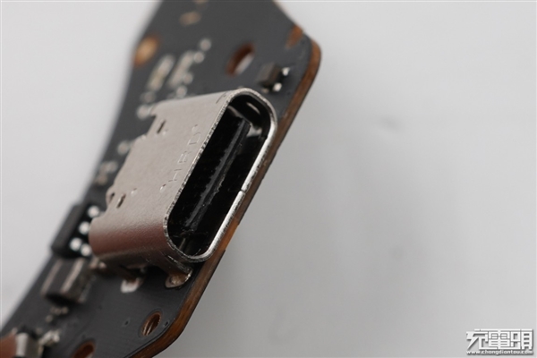 小米10定制版冰封散熱背夾BR11拆解：1分鐘降溫至15度的秘密在此