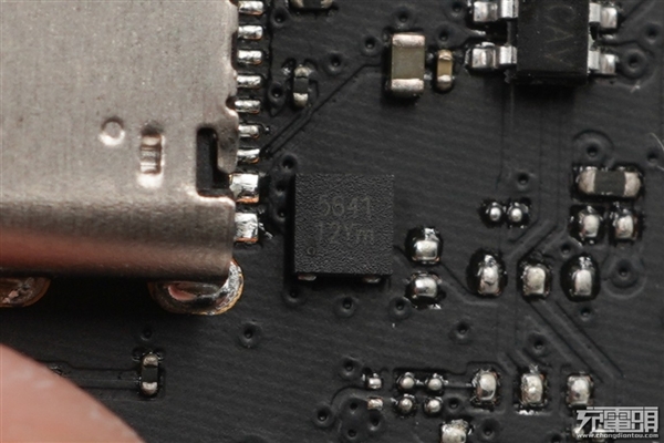 小米10定制版冰封散熱背夾BR11拆解：1分鐘降溫至15度的秘密在此