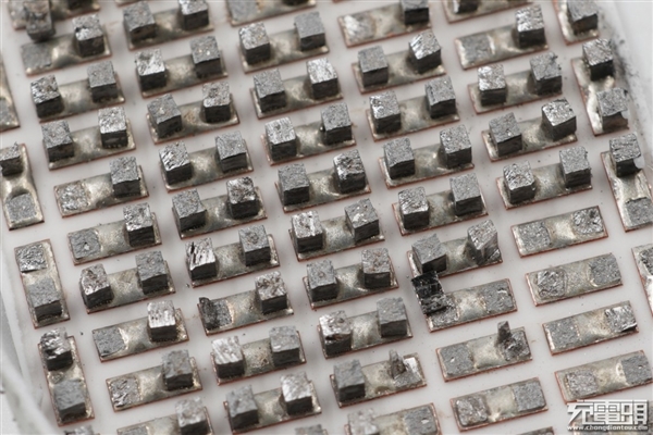 小米10定制版冰封散熱背夾BR11拆解：1分鐘降溫至15度的秘密在此