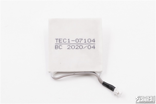 小米10定制版冰封散熱背夾BR11拆解：1分鐘降溫至15度的秘密在此