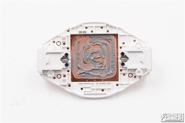 小米10定制版冰封散熱背夾BR11拆解：1分鐘降溫至15度的秘密在此