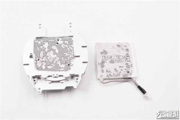 小米10定制版冰封散熱背夾BR11拆解：1分鐘降溫至15度的秘密在此