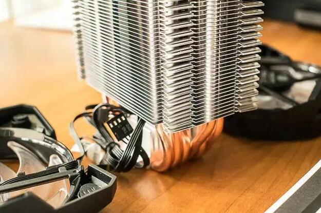 風(fēng)冷還需水，水冷也要風(fēng)，電腦散熱哪種適合你