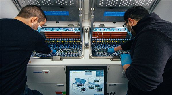 微軟向礦工學(xué)習(xí)CPU液冷散熱技術(shù)：50度就能沸騰