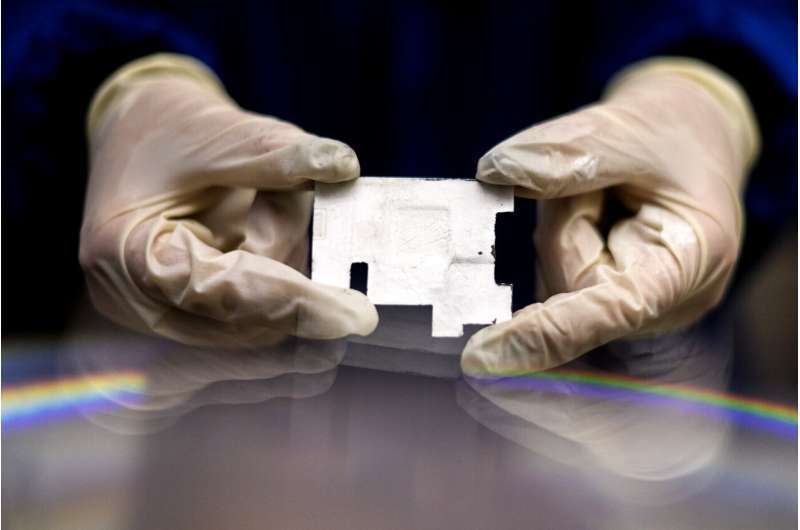 散熱效率高 比金屬更輕薄 快速熱成型陶瓷有望用于電子產(chǎn)品