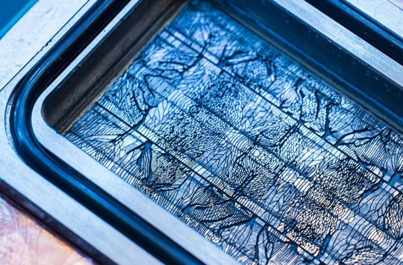 微軟搞出“芯片水冷黑科技”！散熱效率翻3倍，AI數(shù)據(jù)中心要變天？