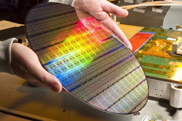 看透Surface現(xiàn)象 解析便攜電腦輕薄之道 